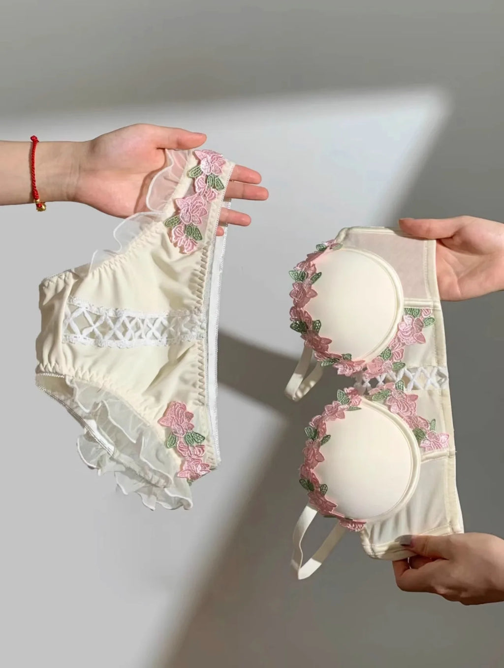 Ultra-Thin Pure & Sensual Snug Fit Bra